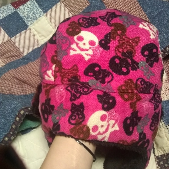 Winter hat - Picture 6 of 6